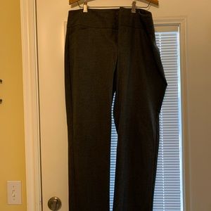 Gray ankle/crop slacks